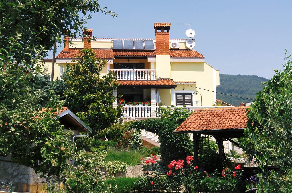 Apartments Petricic With Swimming Pool Ičići Zewnętrze zdjęcie