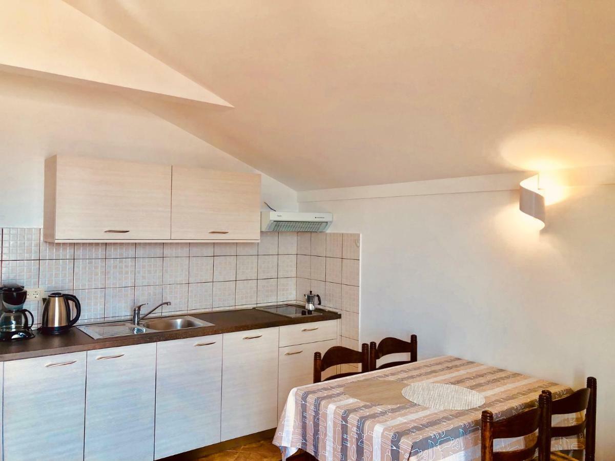 Apartments Petricic With Swimming Pool Ičići Zewnętrze zdjęcie